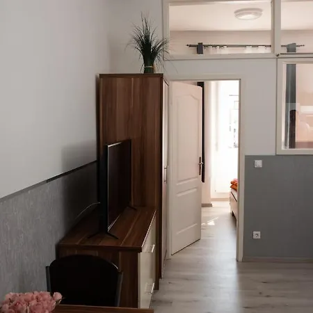Belvaros Apartmanhaz Apartament *