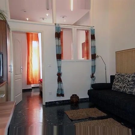 Belvaros Apartmanhaz Šoproň