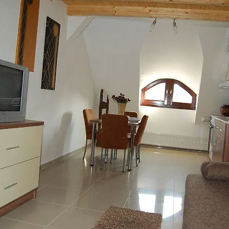 Belvaros Apartmanhaz * Sopron