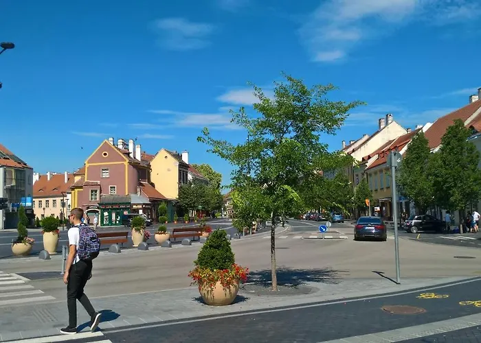 Lägenhet Belvaros Apartmanhaz Sopron