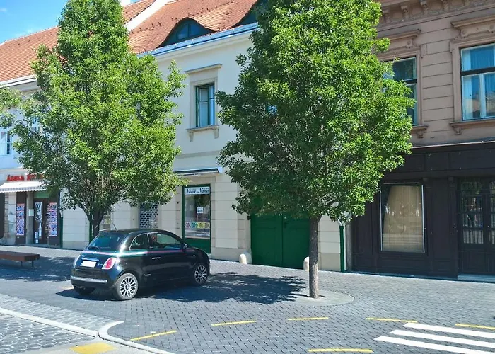 Belvaros Apartmanhaz Lägenhet Sopron