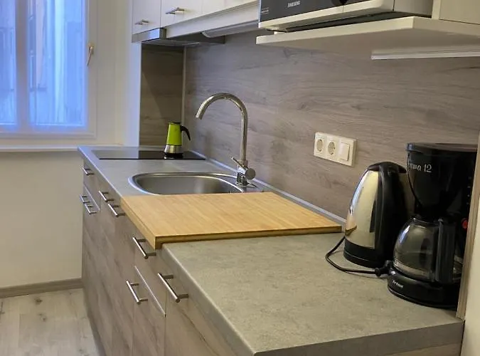 Belvaros Apartmanhaz Lägenhet *